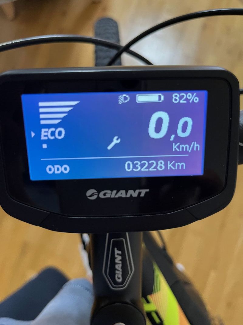Prodám elektrokolo Giant Full-E 1