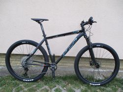 Rezervace 29" kolo na rámu Scud 2SC camou 21", Deore 1x11, vzduch. vidlice Suntour XCR RL-R