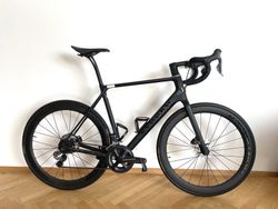 Canyon Endurace CF SL Disc AERO - Ultegra DI2 - Velikost L , Kol Bontrager Aeolus Elite 50