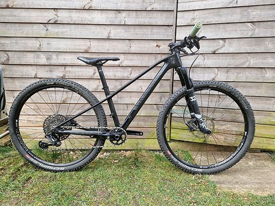 Lehké závodní kolo Canyon Exceed CF SL 6.9 Pro Race rám XS