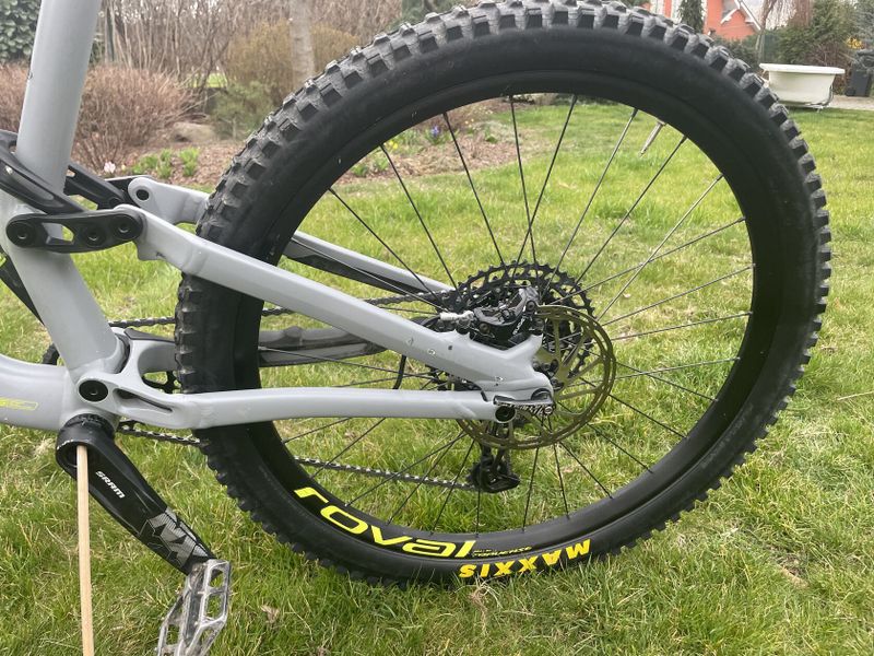 Stumpjumper Comp Alloy 27,5 - velikost L