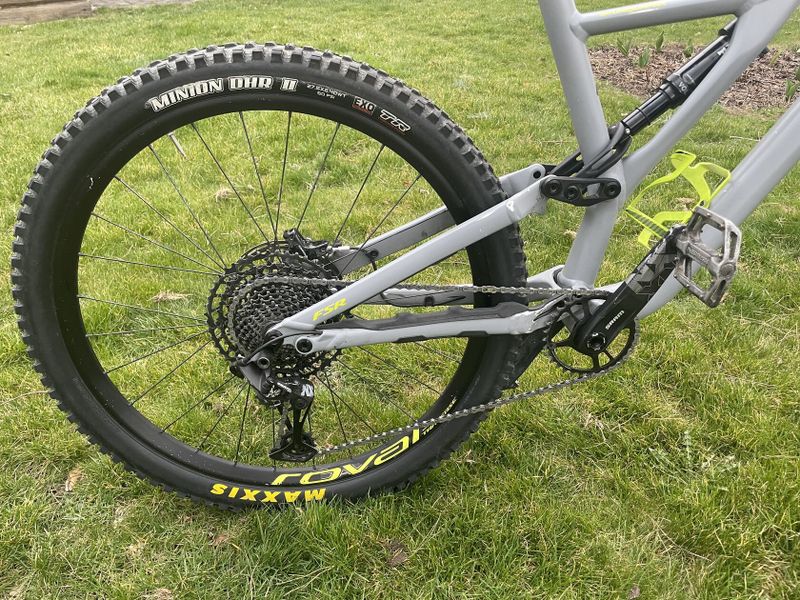Stumpjumper Comp Alloy 27,5 - velikost L
