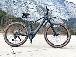 2022 CUBE REACTION HYBRID SLT 750Wh 21" XL 1699km