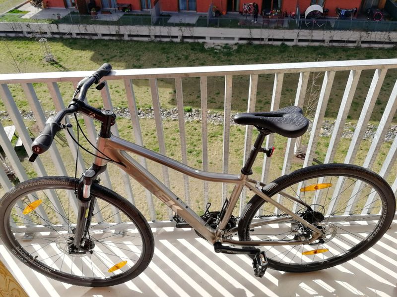 Prodám Krosové kolo TREK Dual Sport 1, rok výroby 2020, velikost M. 