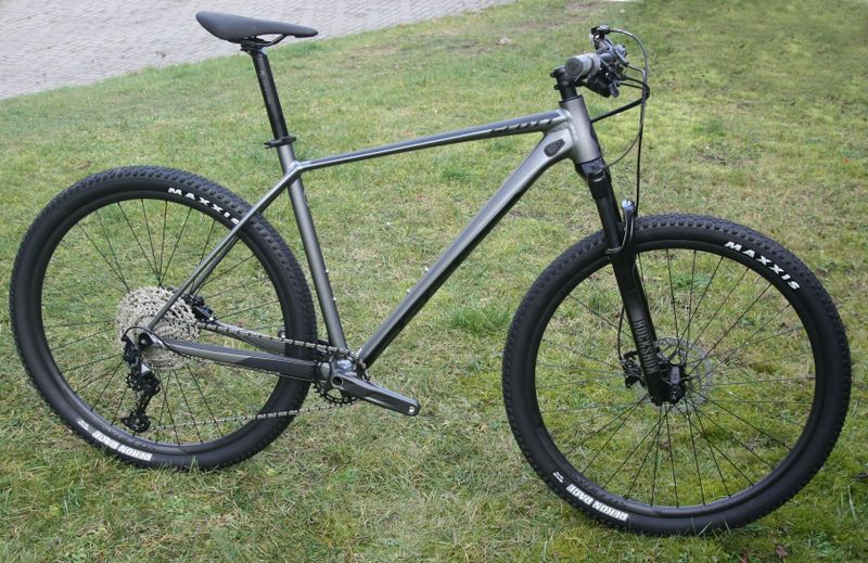 SCOTT Scale 965/960/950 2022 - 29” kolo s dobrou výbavou – NOVÉ + PŘILBA