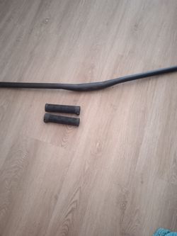 Řidítka Bontrager a Gripy Bontrager