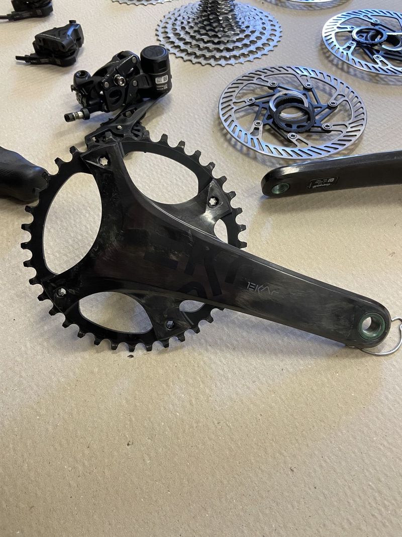 Prodám kompletní gravel sadu Campagnolo Ekar 1x13