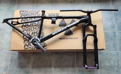 Rámový set Nukeproof Scout 290 vel.L + Díly