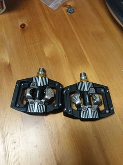 SHIMANO SAINT PD-M 821