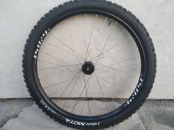 Nové přední kolo 27.5. 15x100