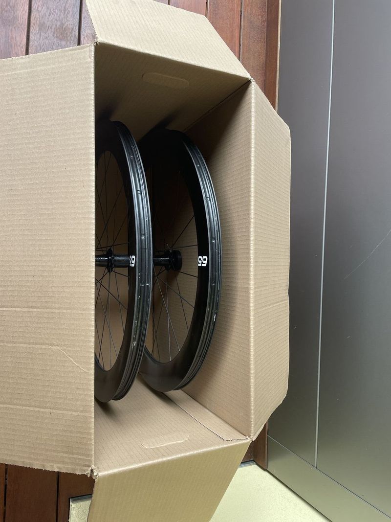 Zapletená kola ENVE Foundation 65mm Disc
