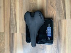 Nove Selle Italia SLR Boost Kit Carbon, sirka 145mm, realna vaha 141g, top model, made in Italia,