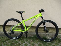 Nové 27,5" kolo na rámu Maxbike M507 15", vzduchová vidlice Suntour Raidon, Deore 1x11
