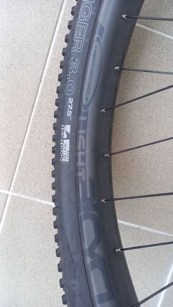Karbon kola 27,5 + Light Bicycle + DT swiss 350 boost