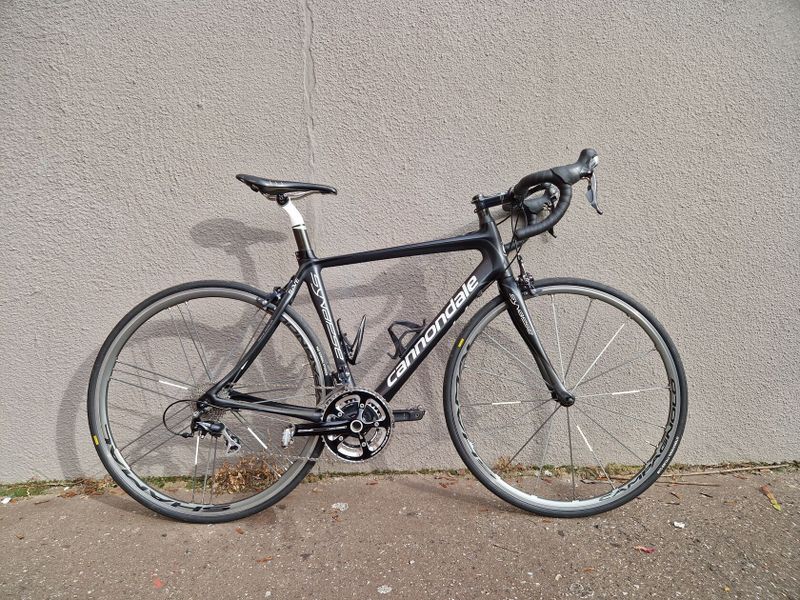 Karbonový Cannondale Synapse na Shimano 105