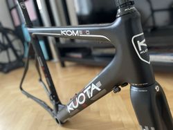 KUOTA KOM EVO Noir