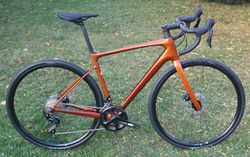 GIANT Defy Advanced 2022 - endurance silniční kolo s karbonovým rámem - NOVÉ