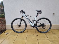 BMC celoodpružené horské kolo, carbon, 29 palců