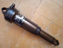 Tlumič Fox Float CTD o rozměrech 216/63 mm