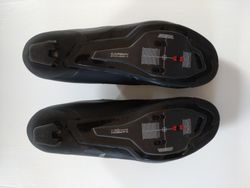 Tretry Shimano SH-RC702