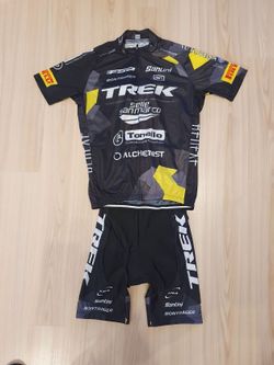 PRODÁM KOMPLET TREK