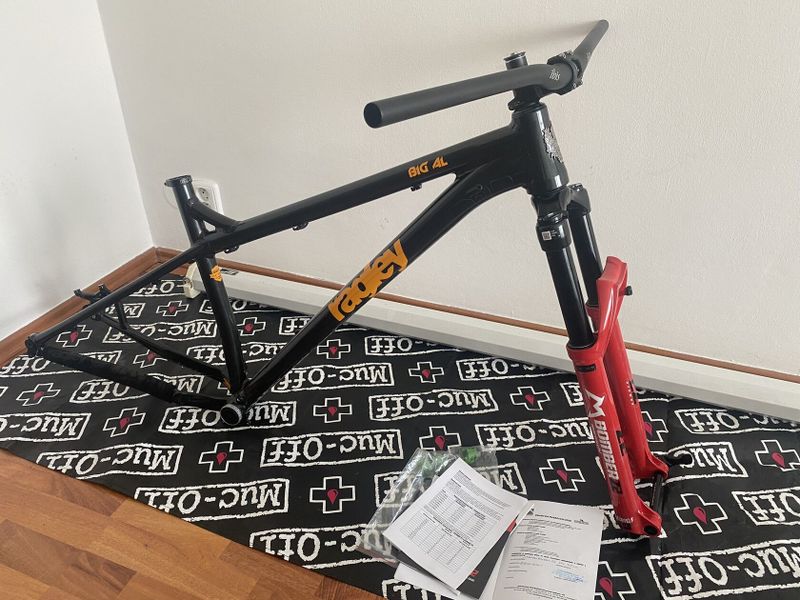 Vidlice Marzochhi Bomber Z2 140 mm 