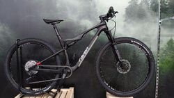 NOVÉ Dema RAVEN AIR - Shimano XT, tlumiče ROCK SHOX SID vel. L