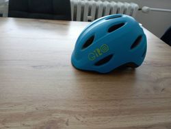 Dětská přilba Giro Scamp Matt Blue/lime 2022