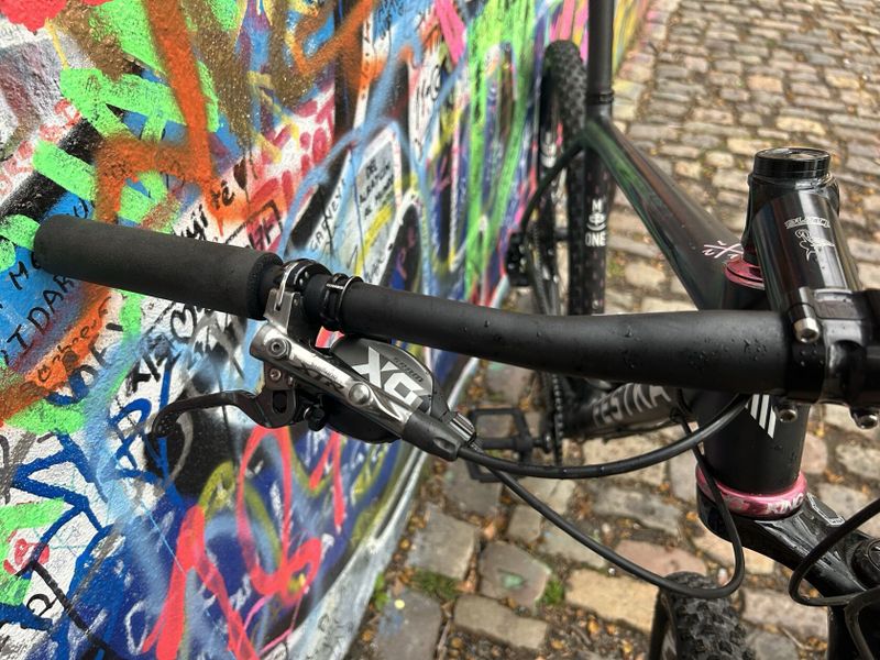 FESTKA + Lefty Ocho Carbon