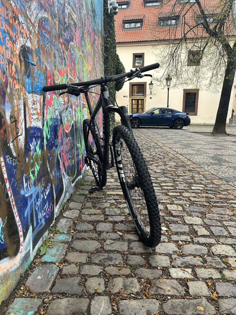 FESTKA + Lefty Ocho Carbon