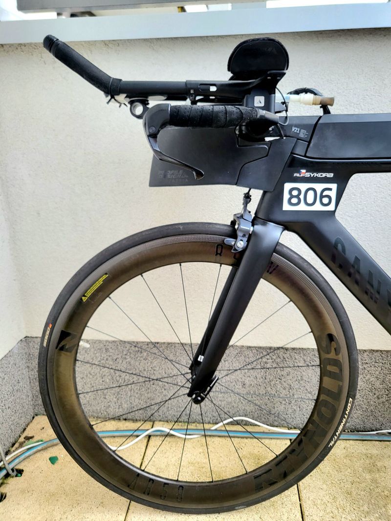 Karbonové silniční triatlonové/TT kolo Canyon Speedmax CF 8 s Shimano Ultegra Di2, wattmetrem...