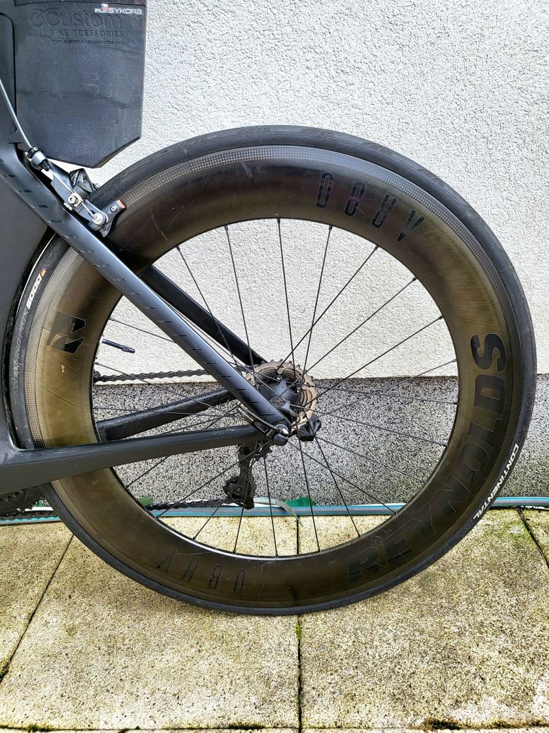 Karbonové silniční triatlonové/TT kolo Canyon Speedmax CF 8 s Shimano Ultegra Di2, wattmetrem...