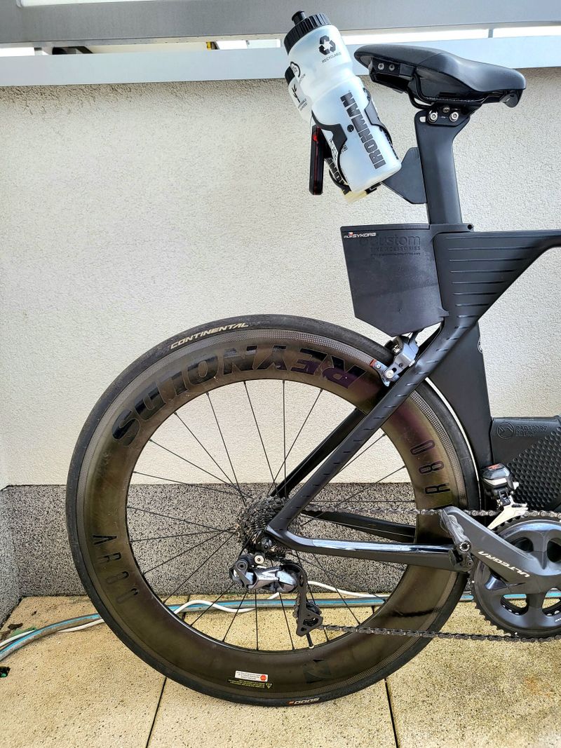 Karbonové silniční triatlonové/TT kolo Canyon Speedmax CF 8 s Shimano Ultegra Di2, wattmetrem...