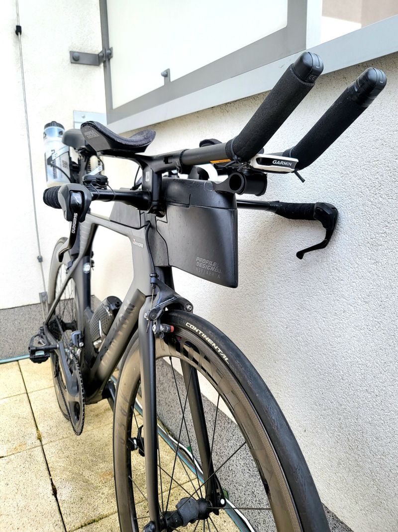 Karbonové silniční triatlonové/TT kolo Canyon Speedmax CF 8 s Shimano Ultegra Di2, wattmetrem...