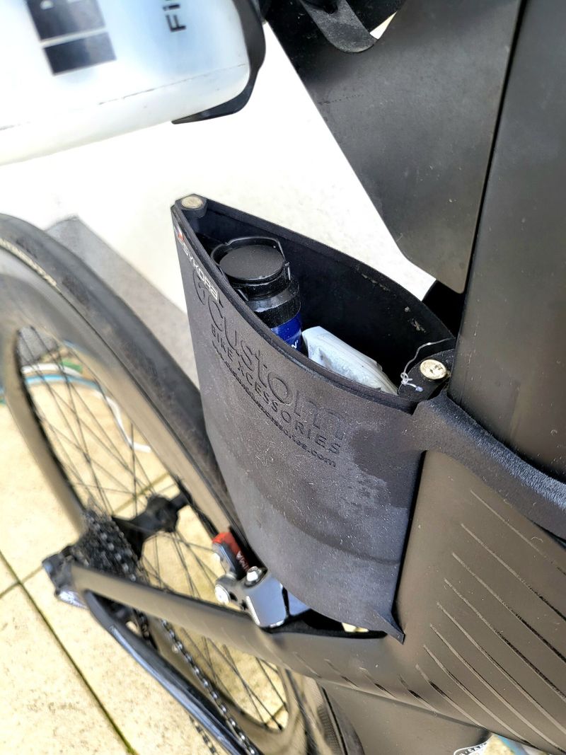 Karbonové silniční triatlonové/TT kolo Canyon Speedmax CF 8 s Shimano Ultegra Di2, wattmetrem...