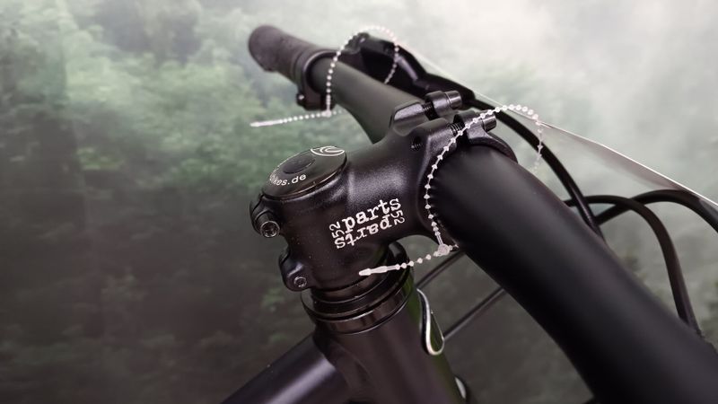 NOVÝ KUbikes 24S MTB Disc - Shimano Deore, vzduch. vidlice, 9,6kg