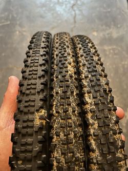 Pláště Schwalbe Rapid Rob a Maxxis Locust CX