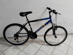 Starší renovované jízdní kolo dětské 24"