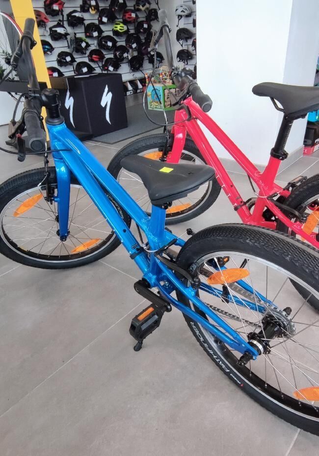 Prodám dvě dětská kola SPECIALIZED Jett 20 Single Speed