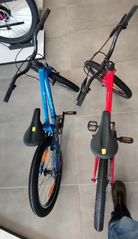 Prodám dvě dětská kola SPECIALIZED Jett 20 Single Speed