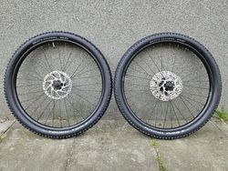 Kola 27.5 Alexrims MD23 (náb. SH TX505/ plášťě Schwalbe 2.25)
