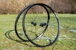 Zapletená kola DT SWISS E 1900 29" Boost Sram XD