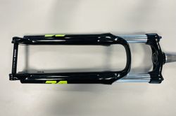 Odpružená vidlice SR Suntour XCM34 NLO DS 27.5“