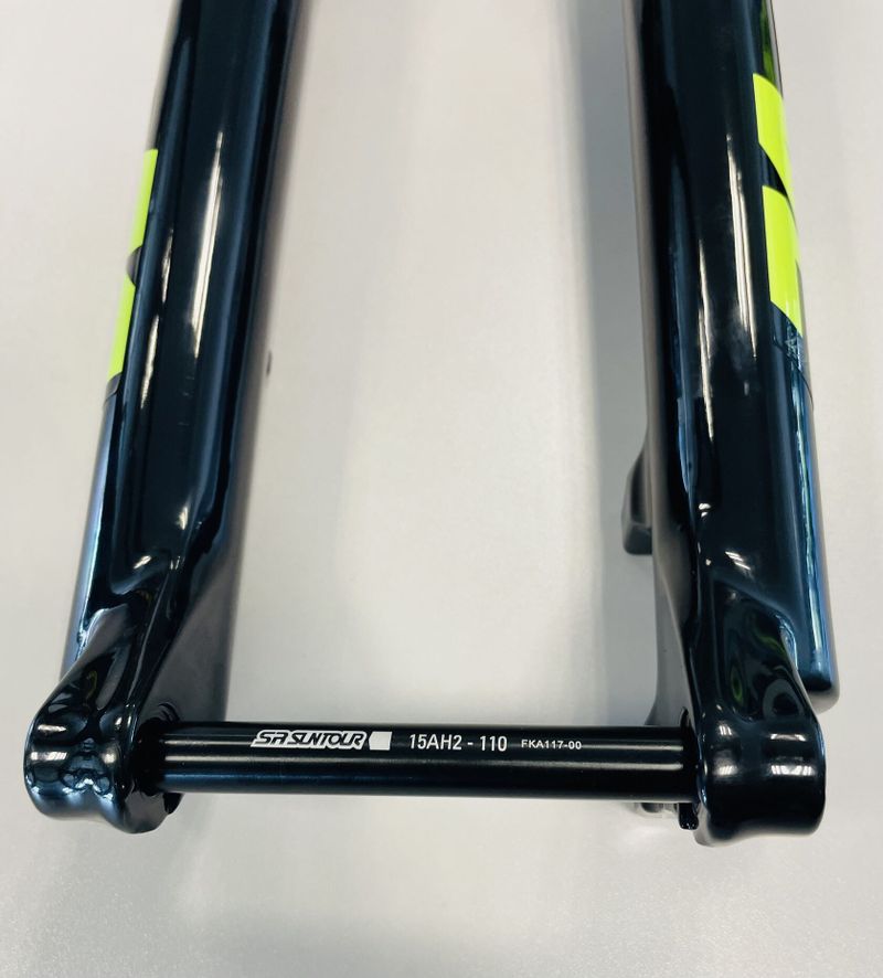 Odpružená vidlice SR Suntour XCM34 NLO DS 27.5“