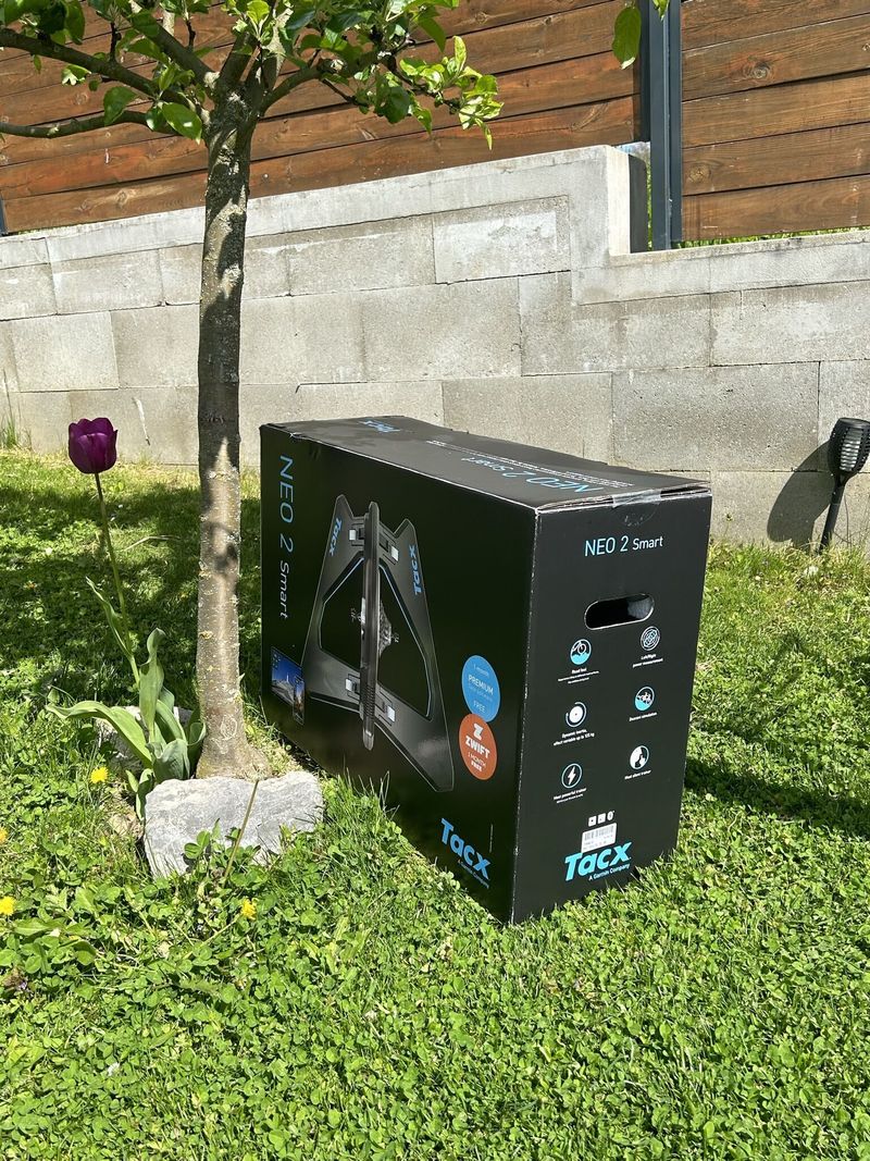 Cyklistický trenažer NEO 2 smart Tacx