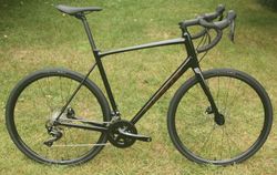 GIANT Contend AR 1 - velmi pohodlné silniční kolo se Shimano 105 – NOVÉ
