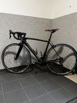 Prodám silniční kolo vel-54/Specialized Tarmac SL4 carbon Sport 2018 s watmetrem 4iiii 