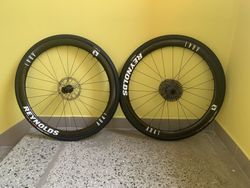 Zapletená kola Reynolds AR 41 Carbon+pláště,disky,pastorky