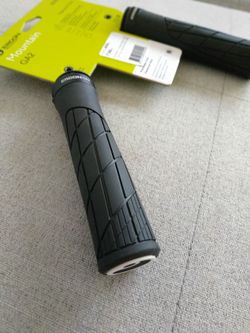Prodám zánovní gripy ERGON GA2