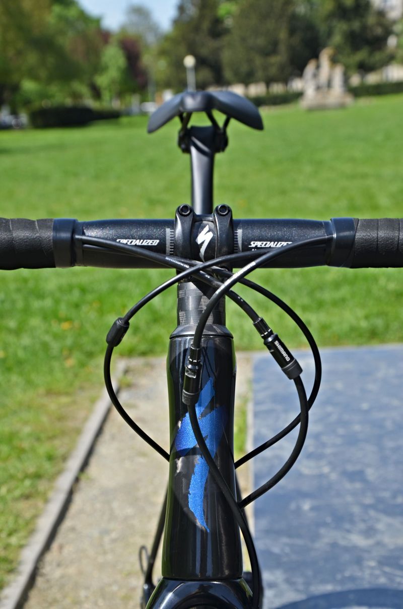 Silniční kolo Specialized Tarmac Disc Sport Gloss Carbon/Chameleon